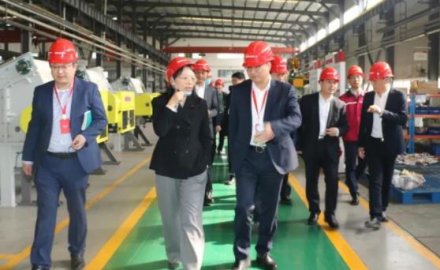 青岛市委常委、组织部部长于玉一行到必博考察调研