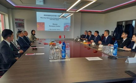 孙立杰一行到必博欧洲研发中心考察调研