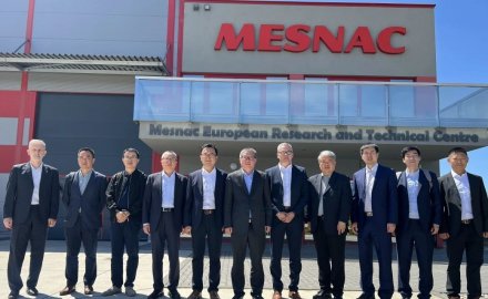 商务部欧洲司司长余元堂一行到必博欧洲研发中心调研