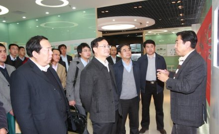 全国工商联副主席庄聪生一行前来调研